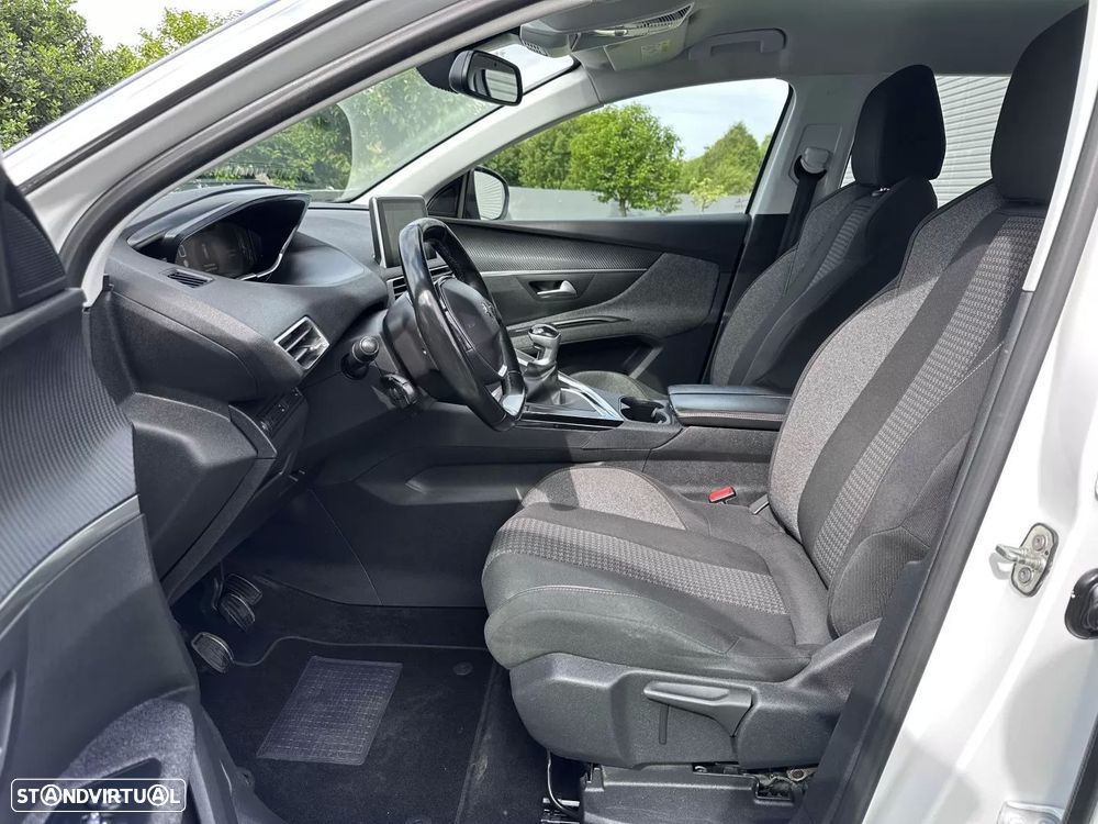 Peugeot 5008 1.2 PureTech Allure Pack - 24