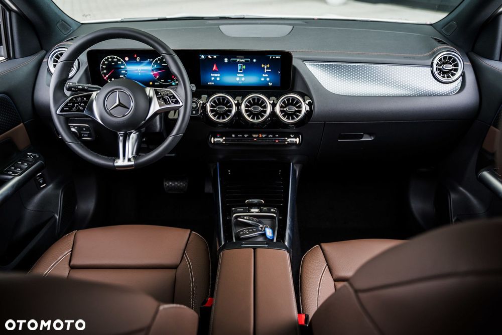 Mercedes-Benz GLA - 18