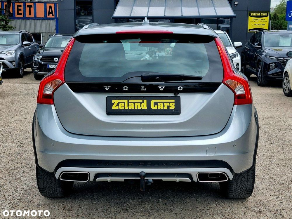 Volvo V60 Cross Country D3 Geartronic Summum - 6