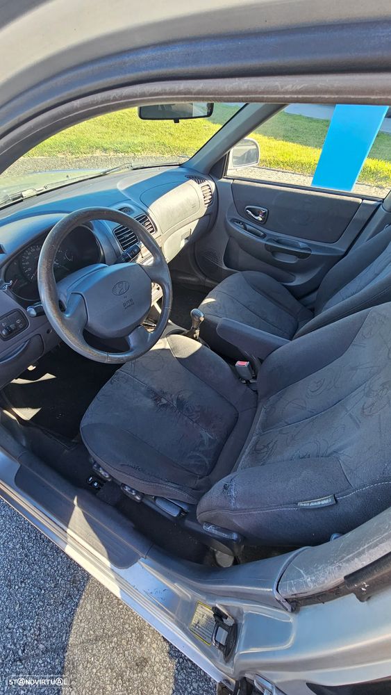 Hyundai Accent 1.5 CRDi Confort - 6