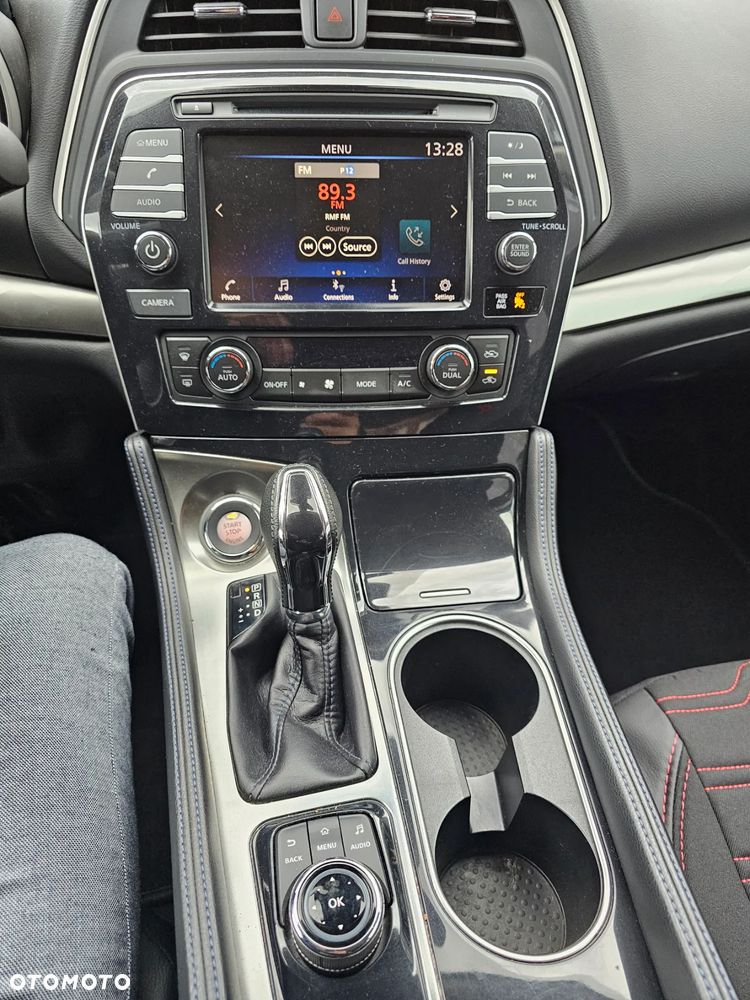 Nissan Maxima - 15