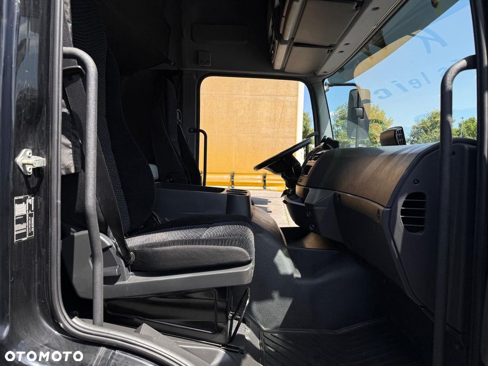 Mercedes-Benz Atego 1527 burto-firana z windą 7.2m SUPER STAN / GLOB / SYPIALNY / z Niemiec - 14