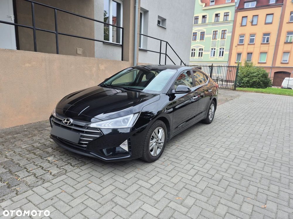 Hyundai Elantra 1.6 Comfort - 4