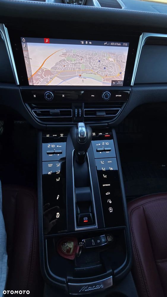 Porsche Macan T - 13