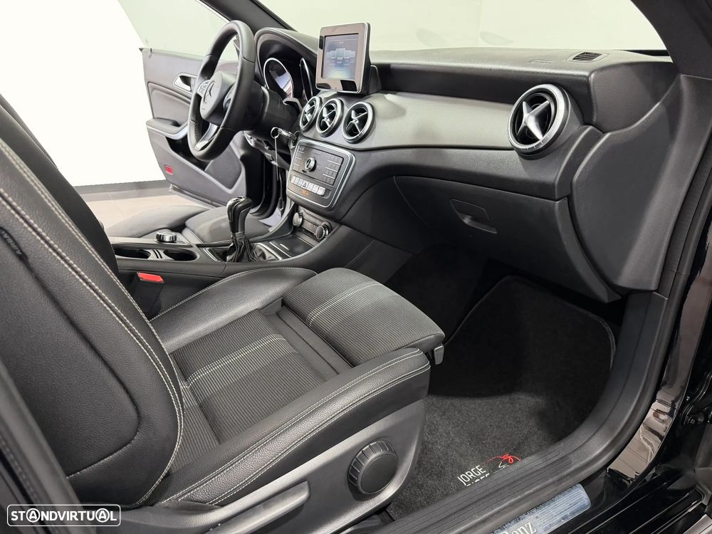 Mercedes-Benz CLA 180 d Shooting Brake Urban - 35