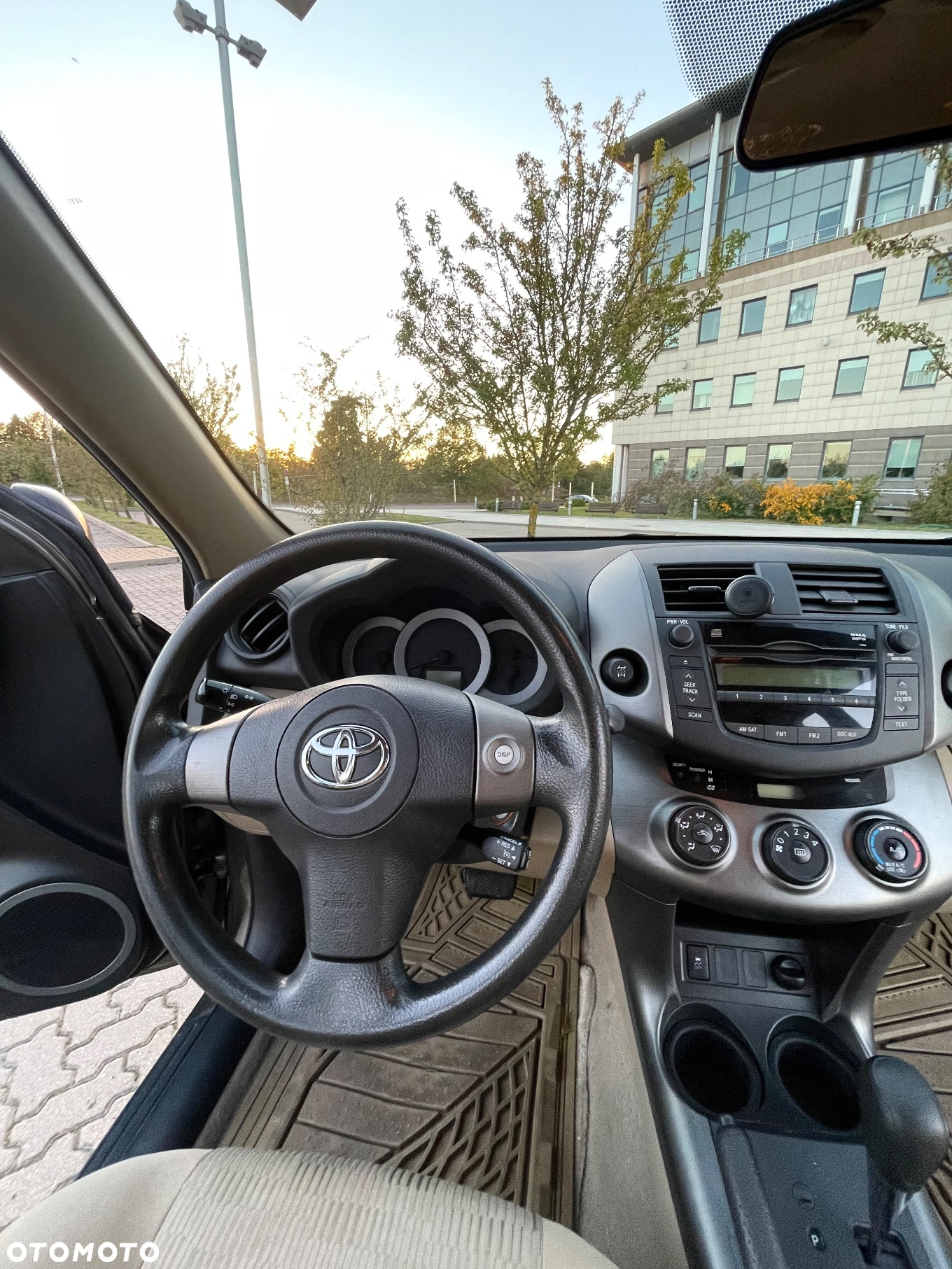 Toyota RAV4 - 23