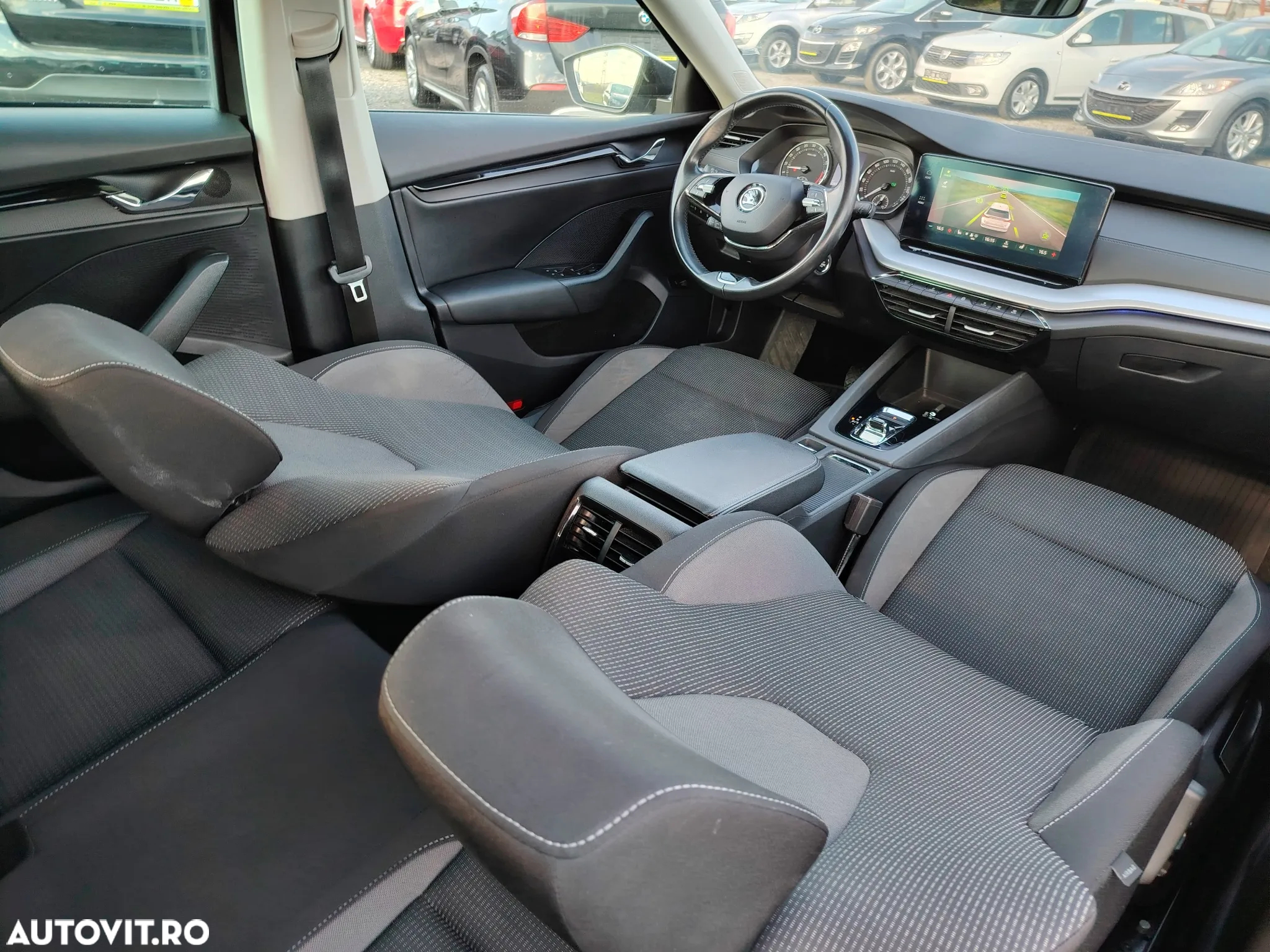 Skoda Octavia Combi 2.0 TDI DSG Style - 4