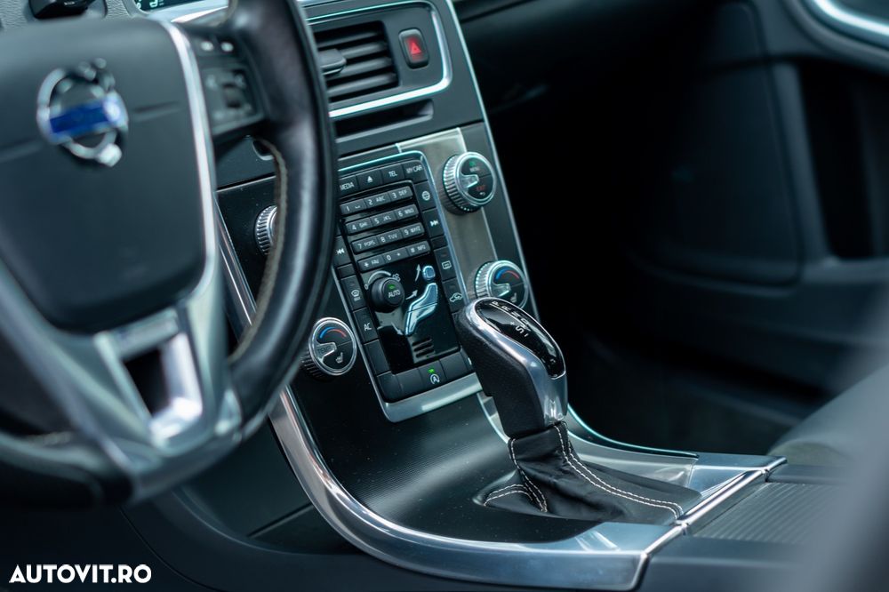 Volvo S60 D4 VEA Start-Stop R-Design - 19