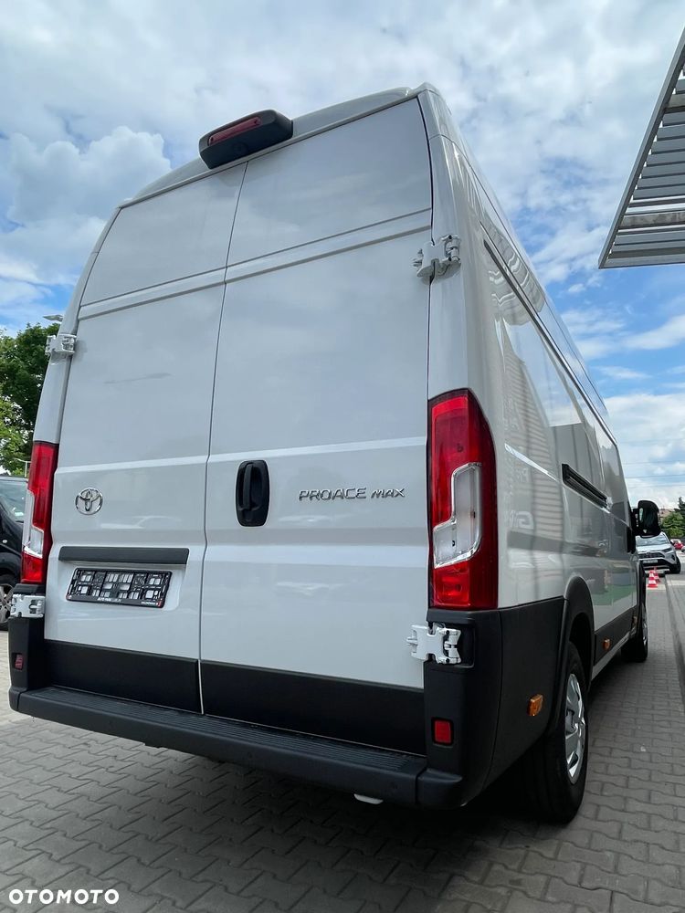 Toyota Proace MAX - 8