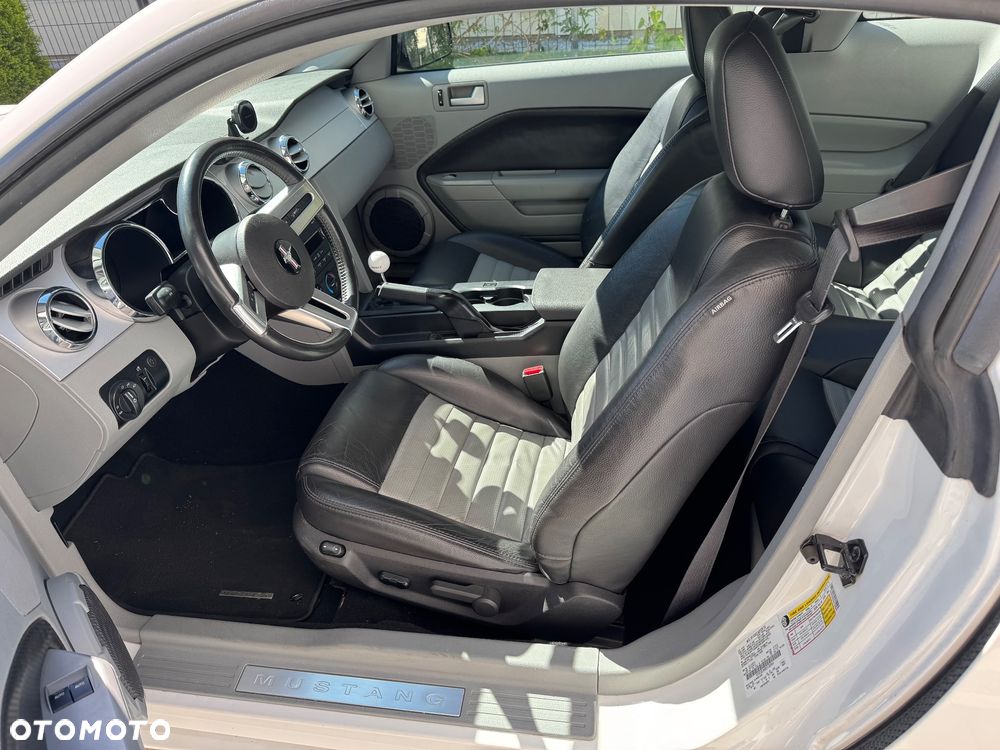 Ford Mustang 4.6 V8 GT - 13