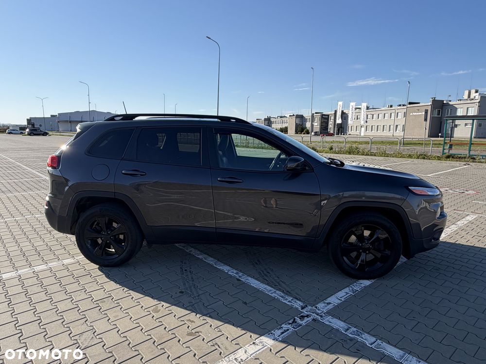 Jeep Cherokee - 13