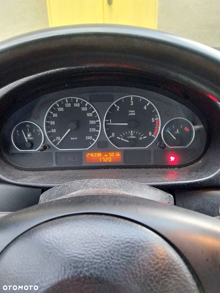BMW Seria 3 318d - 5
