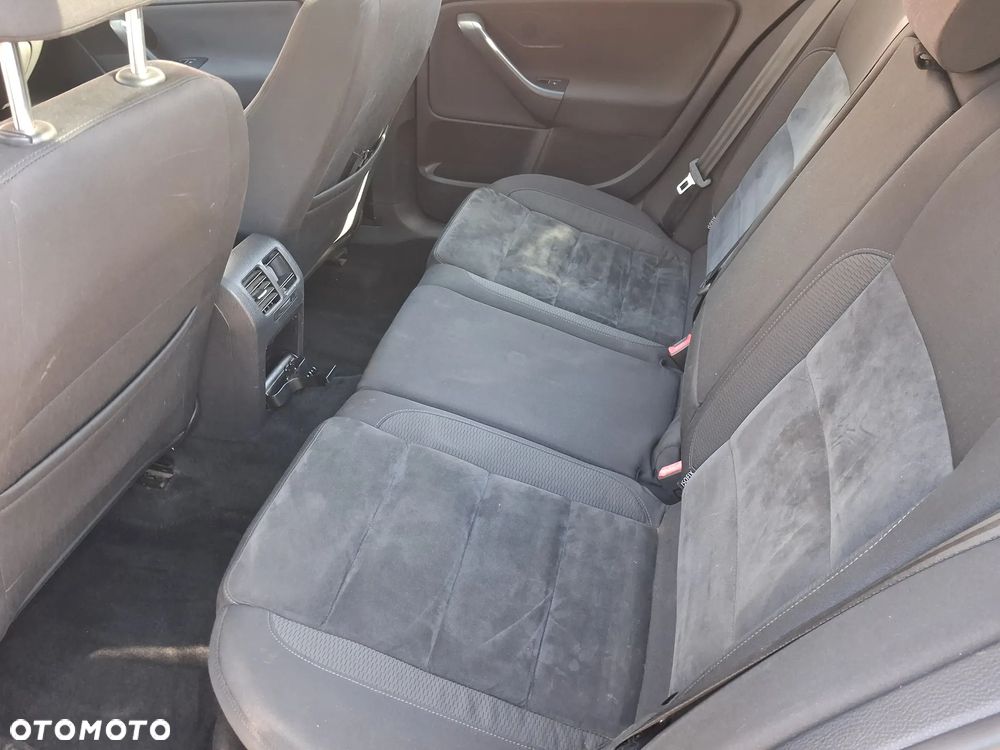 Volkswagen Golf - 8