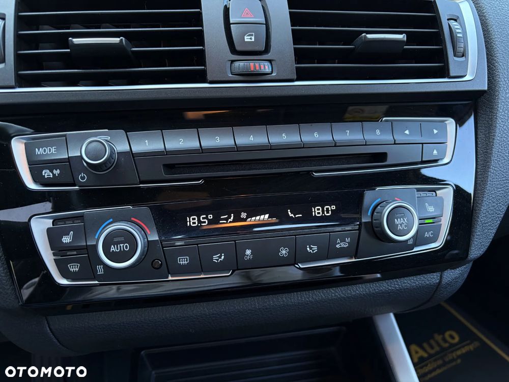 BMW Seria 1 118d Sport Line - 30