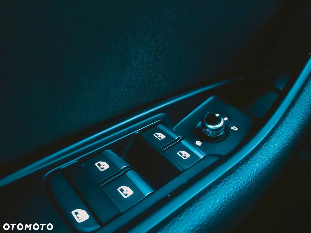 Audi A4 Avant 2.0 TDI ultra S tronic design - 23