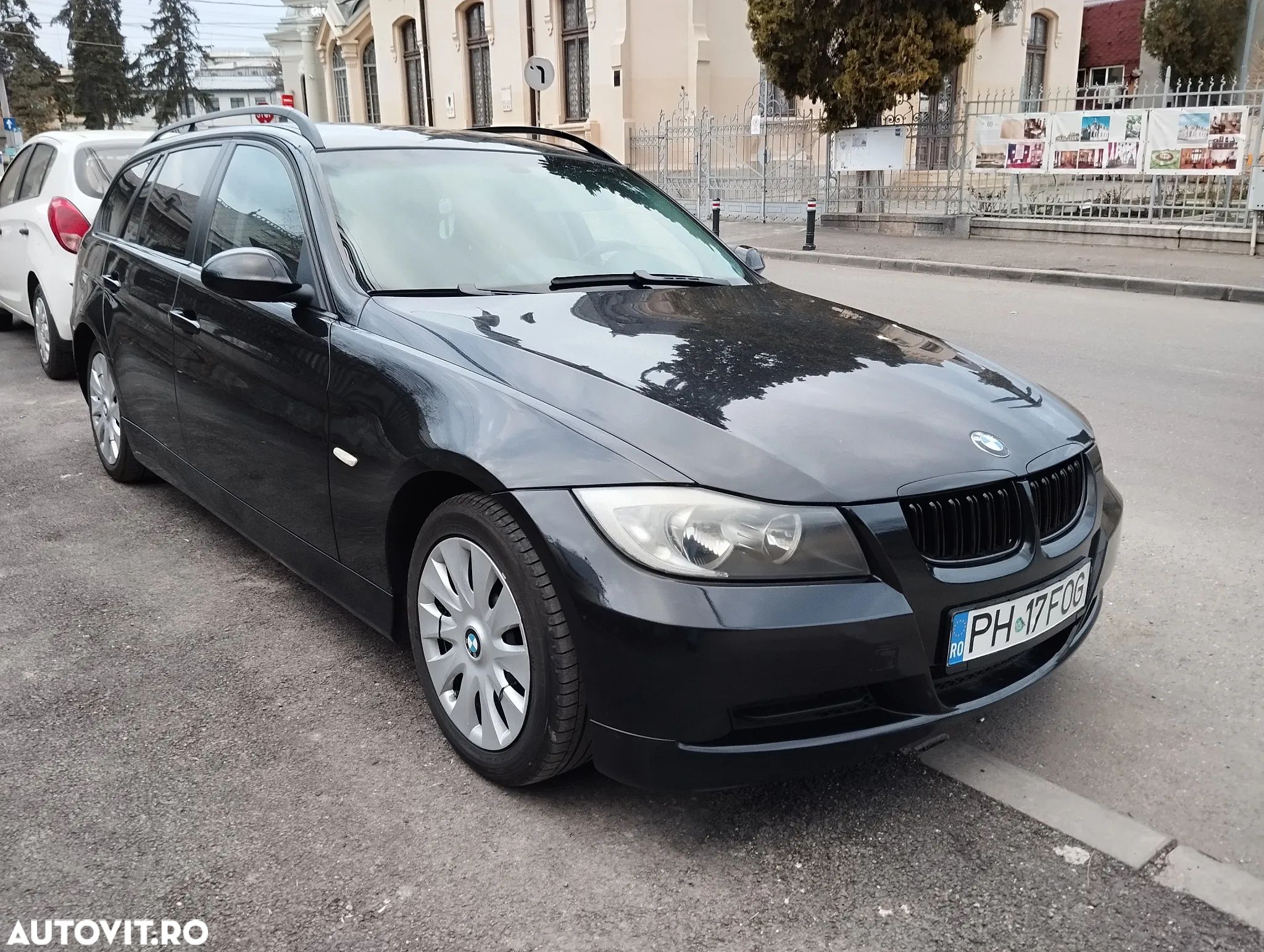 BMW Seria 3 318d DPF Touring - 1