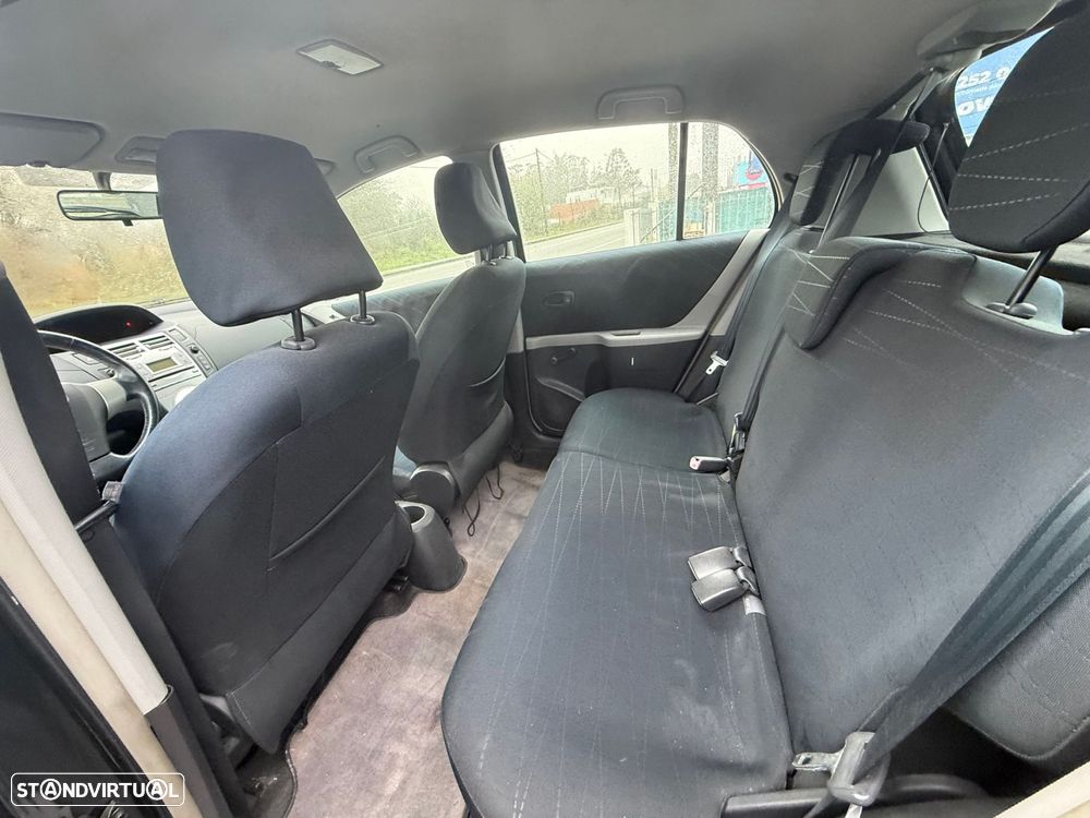 Toyota Yaris 1.0 Sol AC - 13