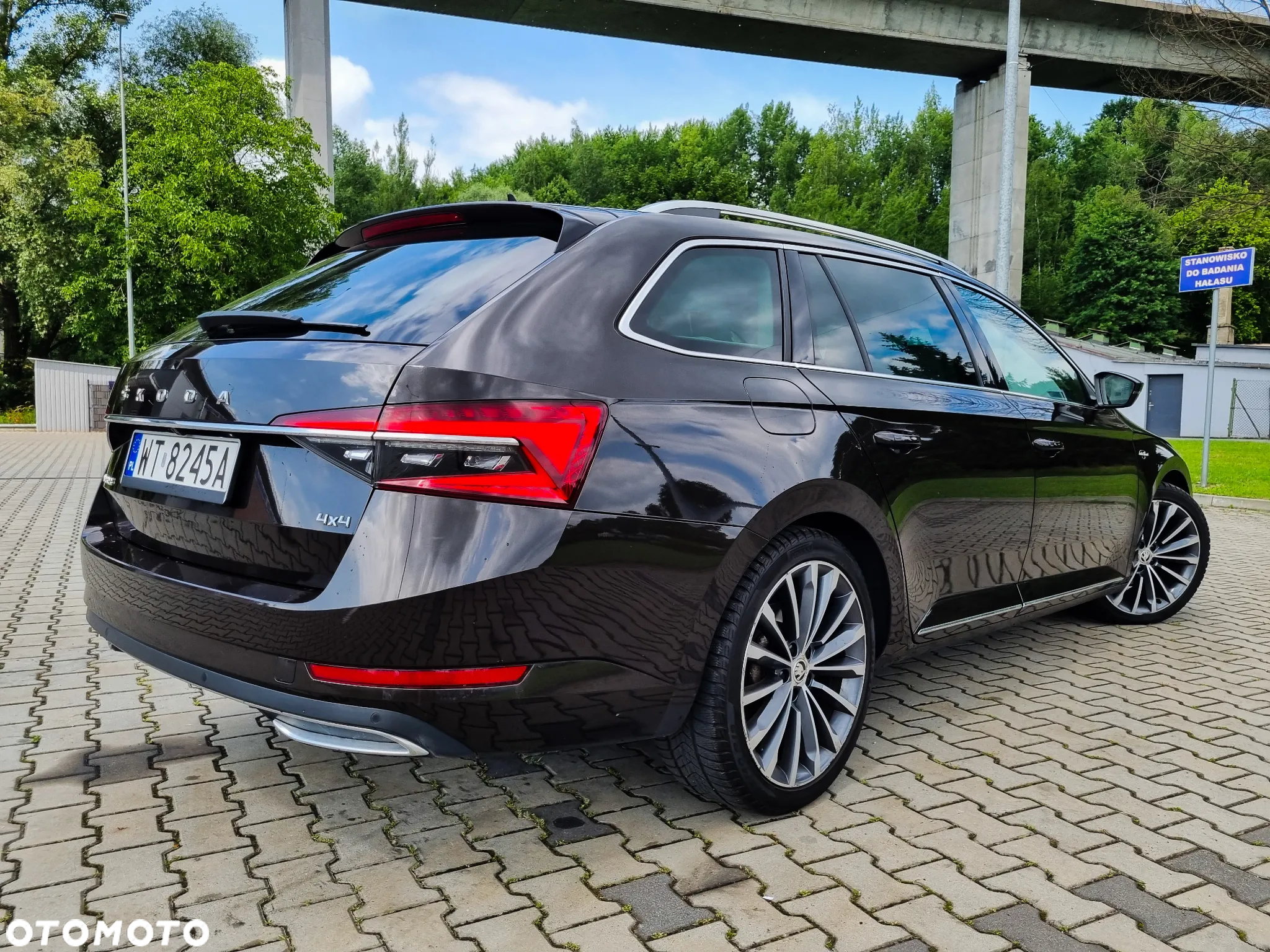 Skoda Superb 2.0 TDI 4x4 L&K DSG - 3