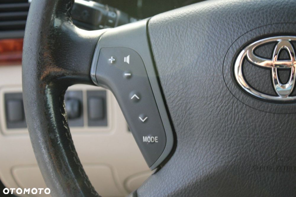 Toyota Avensis - 22