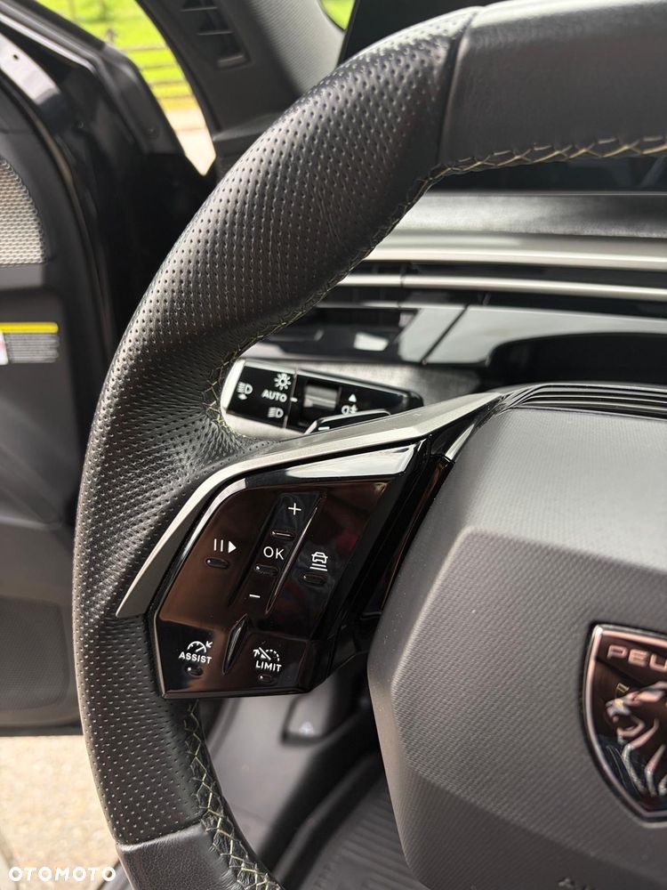 Peugeot E-5008 73kWh GT Exclusive - 32