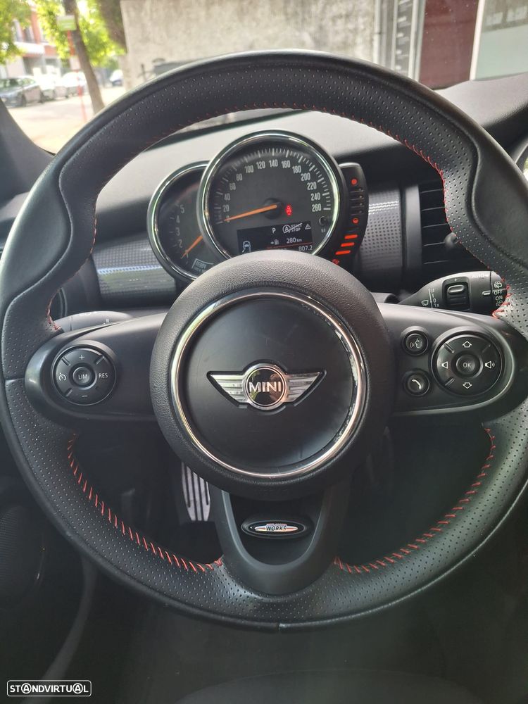MINI 5 Portas Cooper D Auto - 10