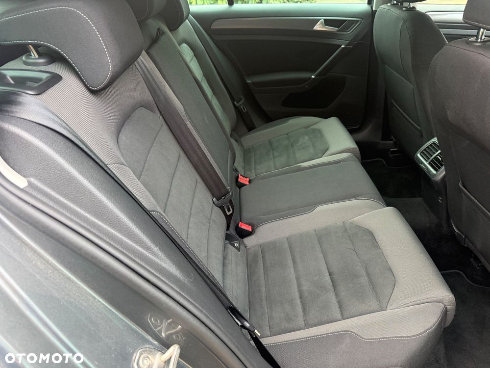 Volkswagen Golf - 12