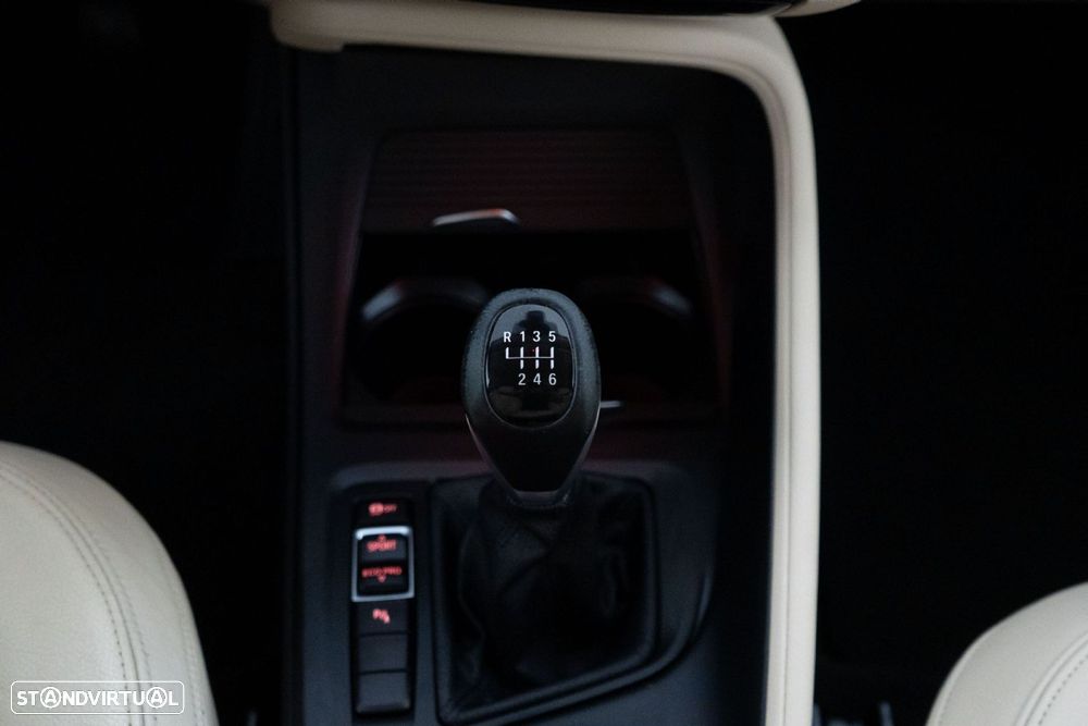 BMW X1 16 d sDrive Advantage - 25