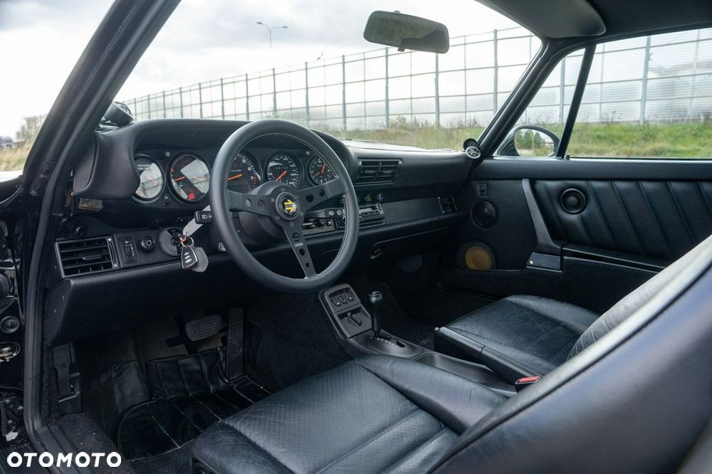 Porsche 911 - 25