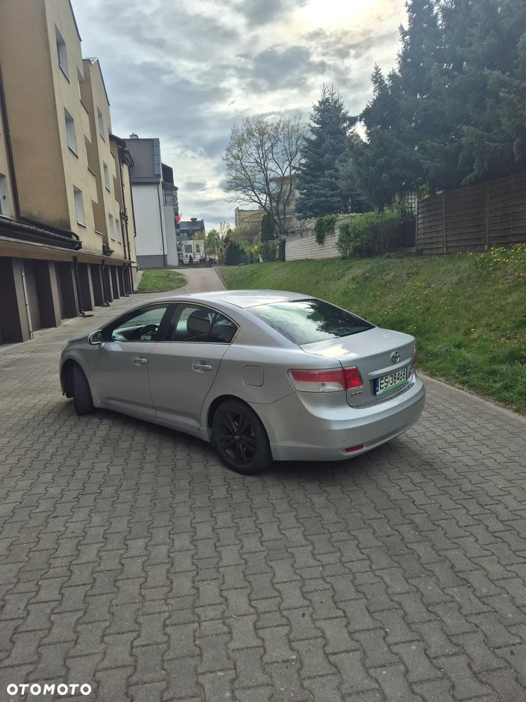 Toyota Avensis 1.8 Sol - 6