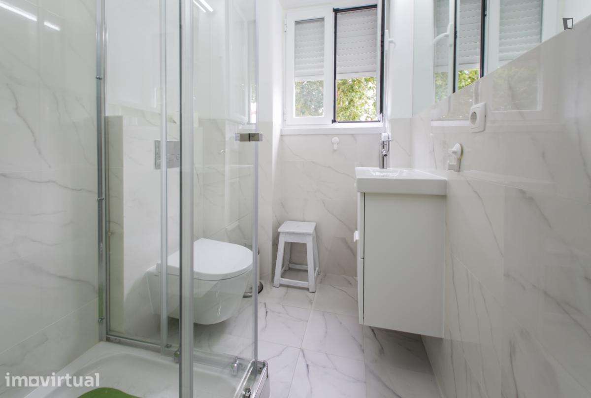 Quarto - localizado em Alameda Lisbon - Grande imagem: 2/10