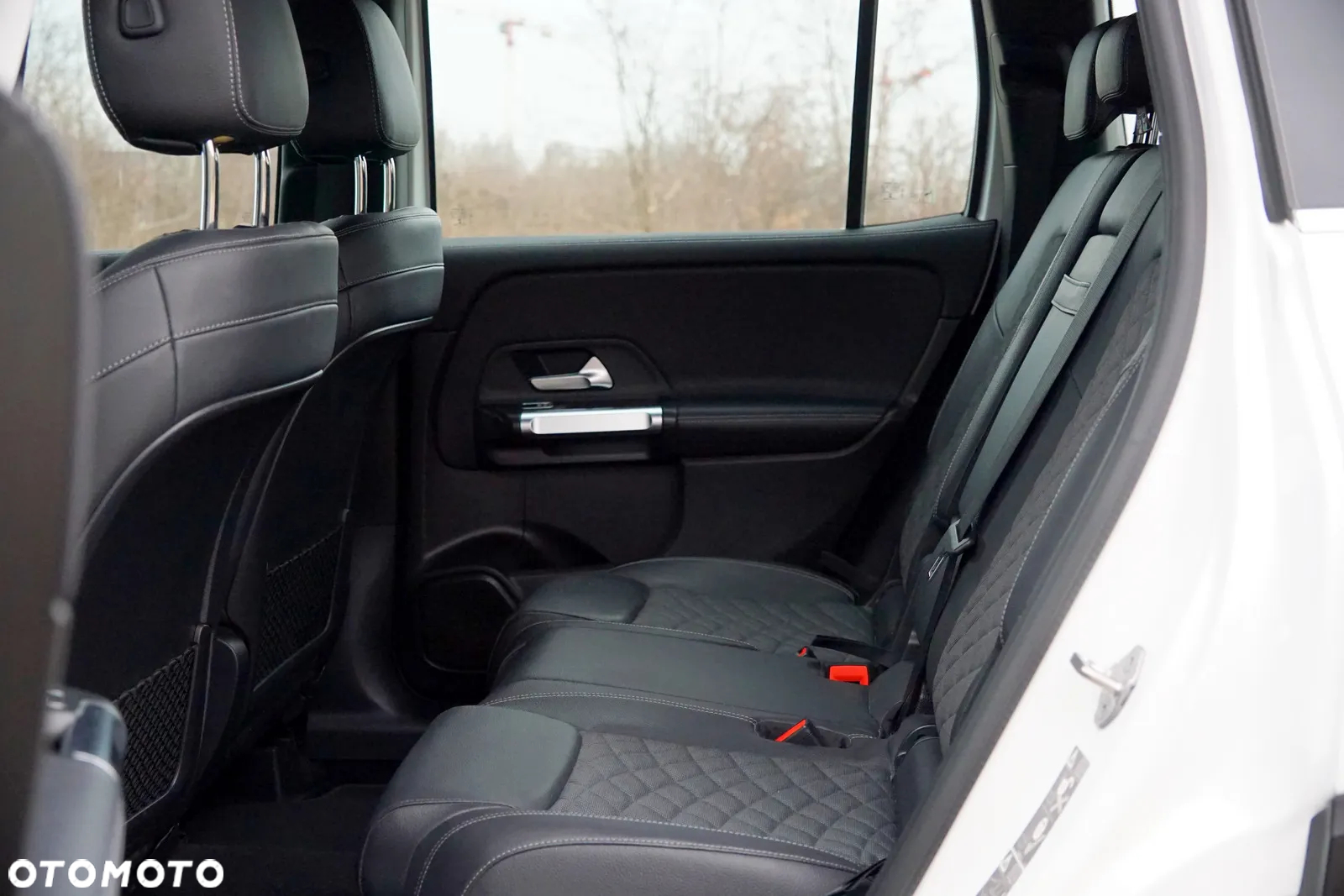 Mercedes-Benz GLB 200 7G-DCT Progressive - 20