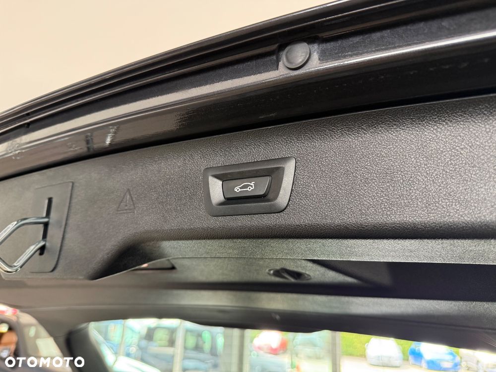 BMW Seria 5 520d M Sport sport - 12