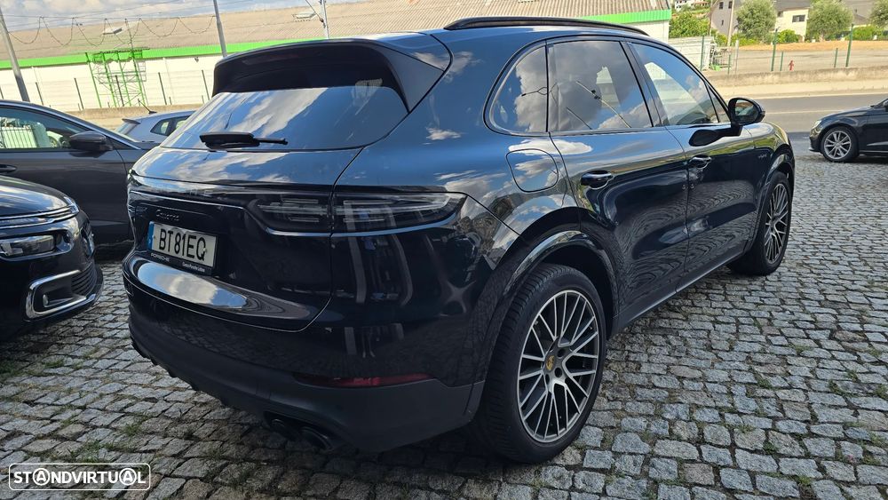 Porsche Cayenne - 25