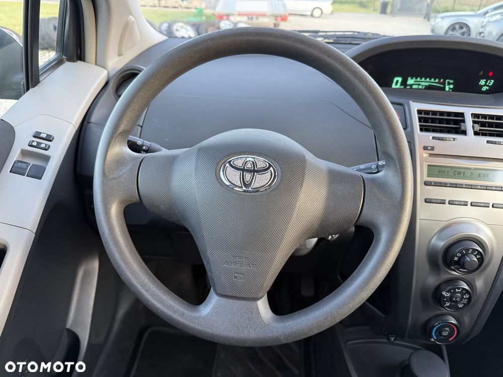 Toyota Yaris 1.0 VVT-i Cool - 25