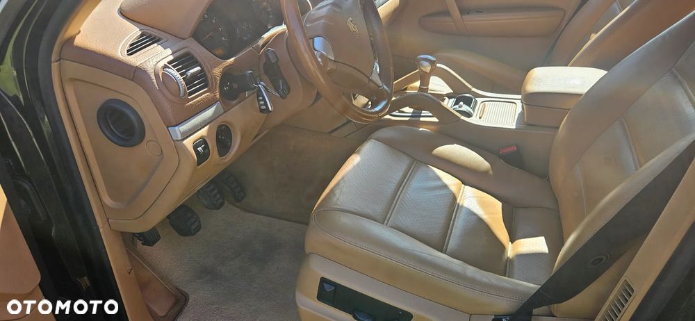 Porsche Cayenne Standard - 7