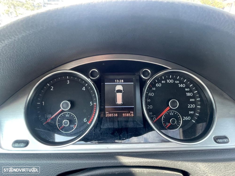 VW Passat Variant - 14