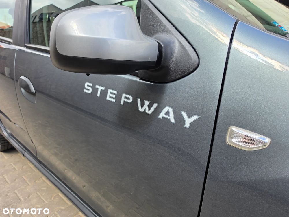 Dacia Logan TCe 90 S&S Stepway Celebration - 10