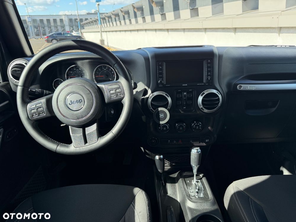 Jeep Wrangler 3.6 Unlim Rubicon - 10