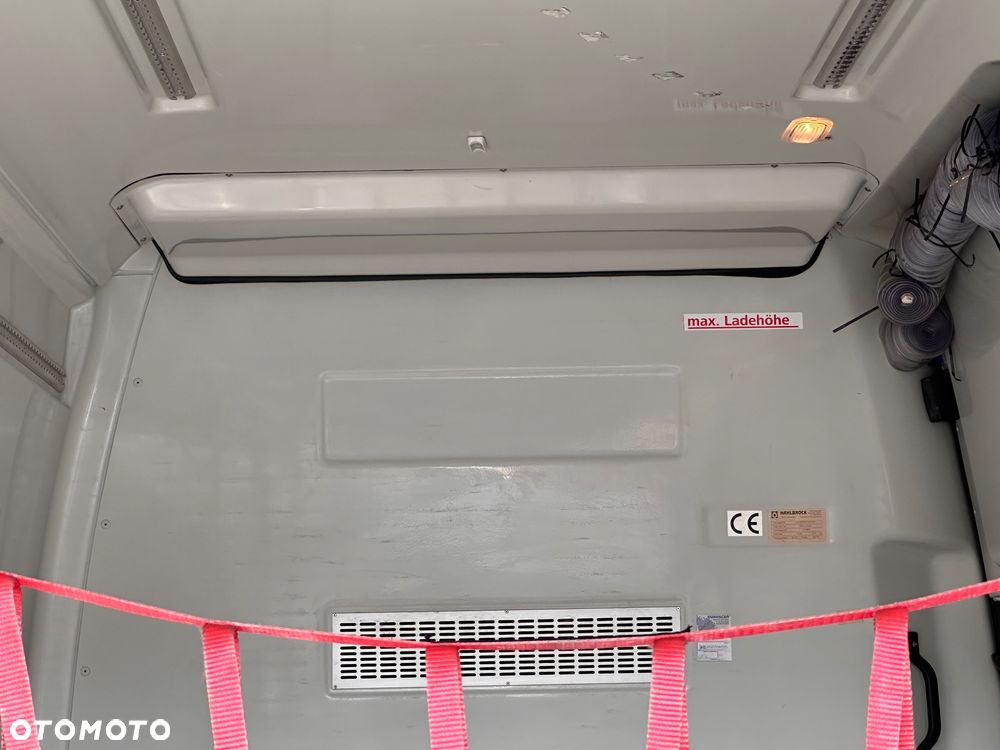 Mercedes-Benz Sprinter 317 - 16