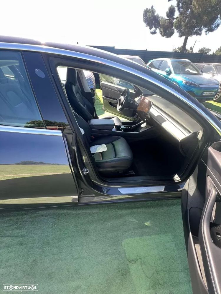 Tesla Model 3 - 5