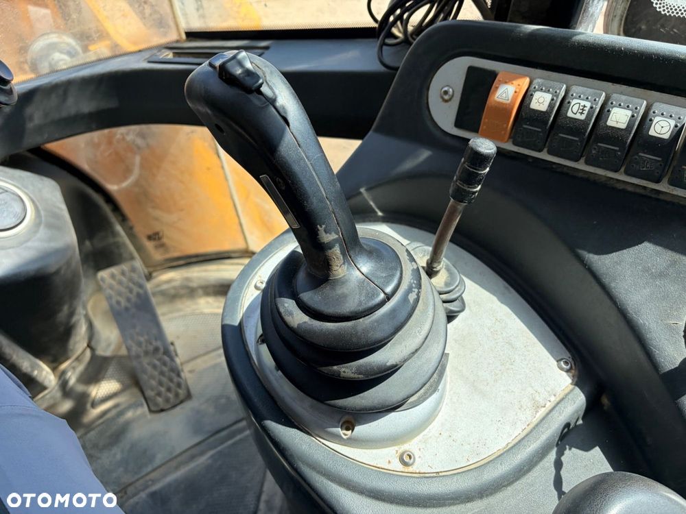 JCB 436 4X4 - 17
