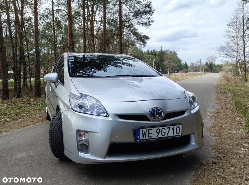 Toyota Prius (Hybrid) - 15