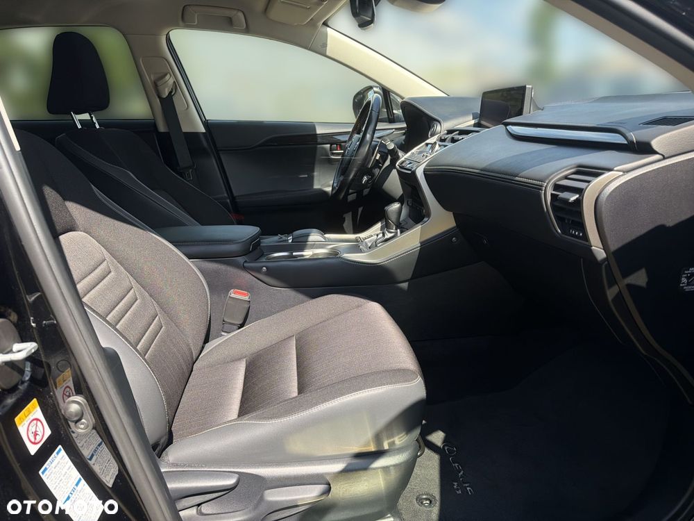 Lexus NX 300h Business Edition AWD - 10