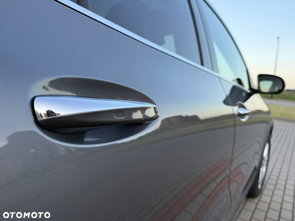 Mercedes-Benz GLA - 17