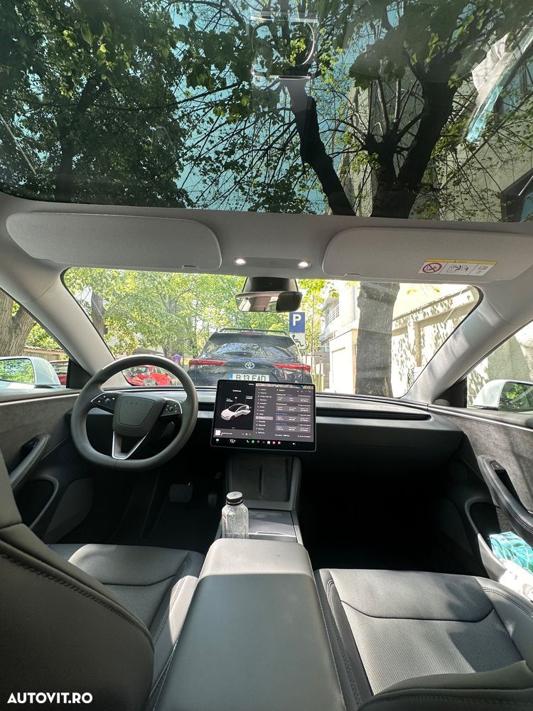 Tesla Model 3 Long Range - 12