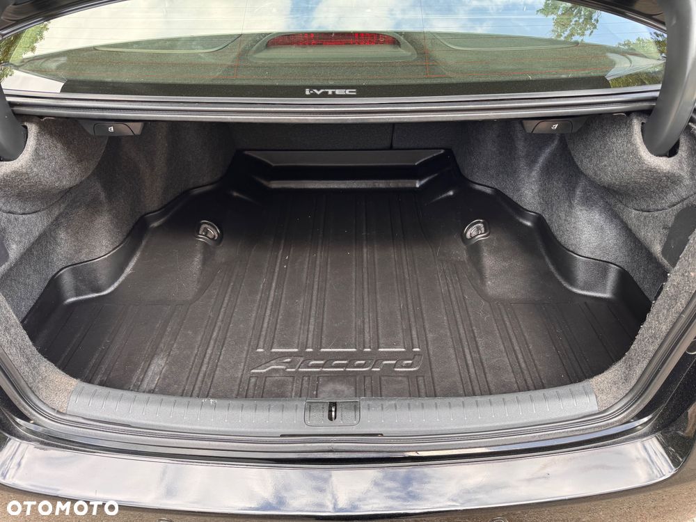 Honda Accord 2.0 Elegance 50 Jahre Edition - 36