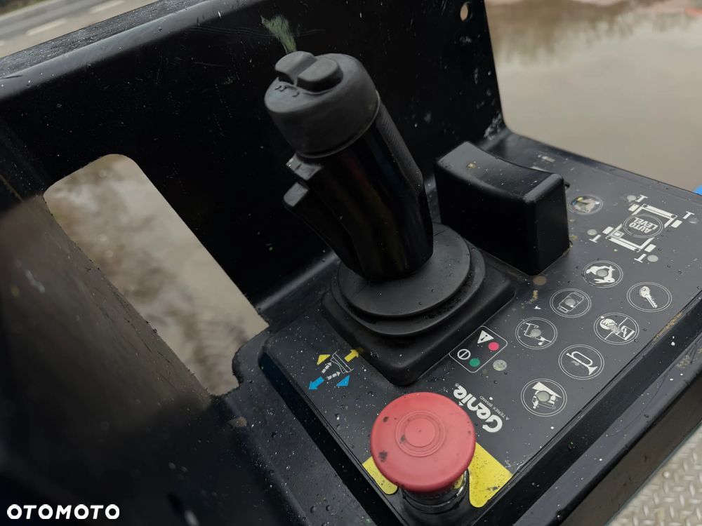 Genie Zwyżka Terenowa GS-4069RT Podnośnik Nożycowy Dźwig 14,5 metra jak Nowa z salonu! 1300 mtg. 2016 rok, Fabryczna przetwornica! 2x Gniazdo 230v góra dół. Pochodzi z Norweskiego urzędu Komuny. Zadbana! 4x4 Silnik Kubota. Zero Luzów i wycieków. Aktualne Serwisy DEKRA BMWT. Wysuwany Balkon. Sterowana z dołu i góry. Okazja Tanio !! Dokumentacja! Bez DPF, adBLUE - 29