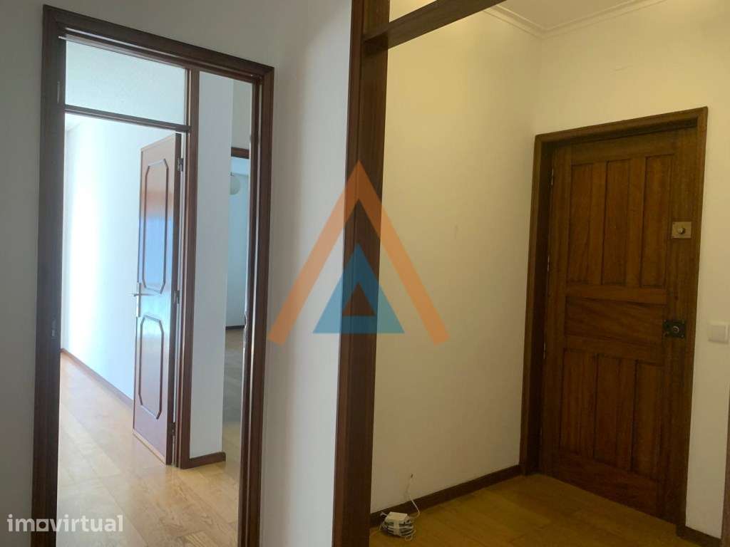 Fantástico Apartamento T4 a Passos da Praia - Rua 39, Espinho - Grande imagem: 5/40