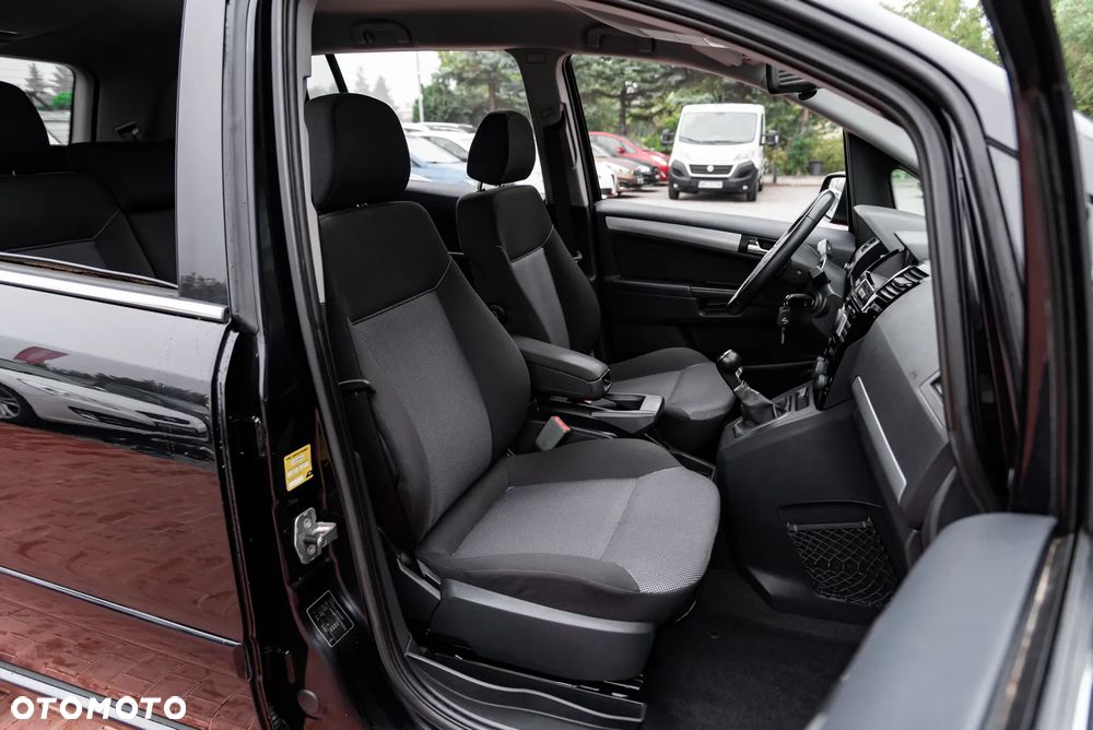 Opel Zafira 1.8 Family Plus - 25