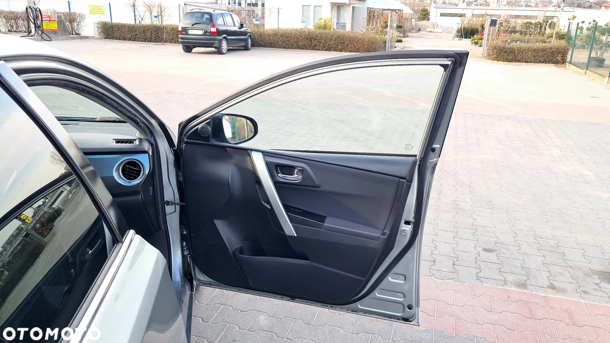 Toyota Auris 1.8 VVT-i Hybrid Automatik Comfort - 14